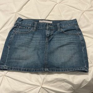 An old navy lightly worn skirt